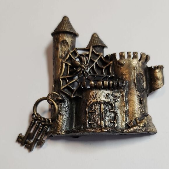 Bronze Castle Brooch with Keys - Picture 1 of 3